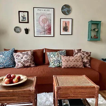 דירה Newly Renovated Flat In Heart Of *